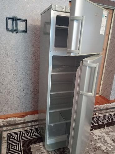 soyudcu: İki qapılı soyuducu (üstdə dondurucu) - Rəng: gümüşü/metal - Üst — 3