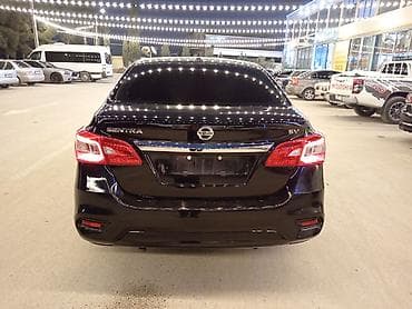 tesla model s: Nissan Sentra: 1.8 l | 2017 il Sedan — 3