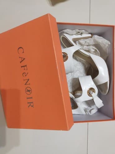 женские босоножки на танкетке: Ölçü: 39, rəng - Ağ, İşlənmiş — 6