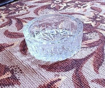 nisan ucun ev dekoru: Kəsimli şüşə külqabı - Material: qalın, şəffaf şüşə - Dizayn: əl işi — 1