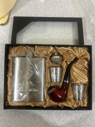 Şəxsi əşyalar: Hədiyyəlik dəst – metal kolba, mini stəkanlar, huni və tütün pibası — 2
