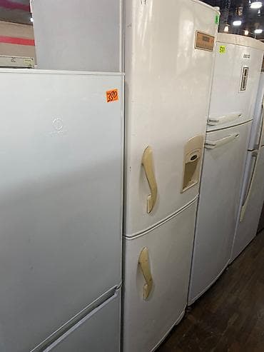 Soyuducu Paltaryuyan televizor vitrinlerin satış mərkəzi: 2 qapılı Indesit Soyuducu Satılır, rəng - Ağ, Təkərli