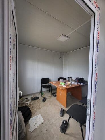 продам коробки картонные: Konteyner 3.00 x 7.00 iki otaqli və sanitar qovsaqli. sağ/sol otaqlar — 8