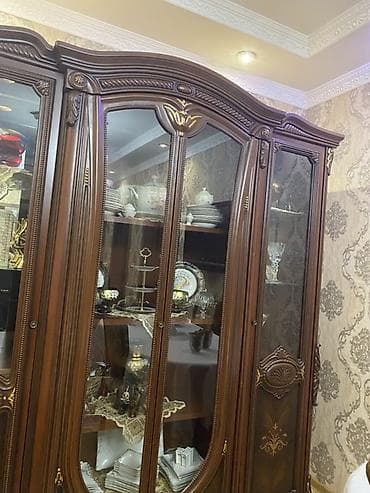 hamam akses: Klassik üslubda vitrin-bufet - Material: tünd qəhvəyi rəngli ağac — 2