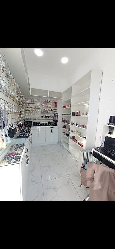 Kassa avadanlığı: Tezedi Bujiterya vitrini satılır 1000 azn. Olcu sabah deqiq deyilecek — 1