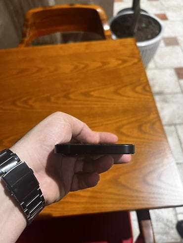 iphone 8 plus red: IPhone SE 2022, Qara, Barmaq izi — 6