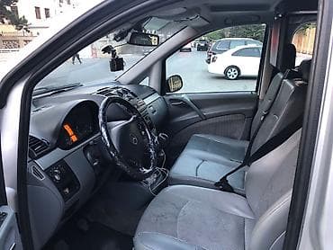 7 yerlik avtomobillər: Mercedes-Benz Viano, gümüşü rəng, Azərbaycanda qeydiyyat — 4