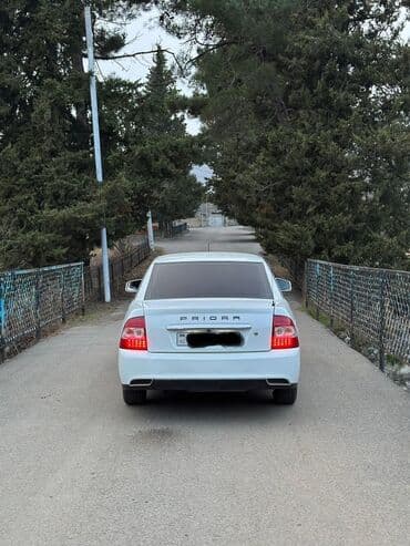 ваза напольная стеклянная высокая без узора: LADA Priora sedan – ağ rəng, 4 qapılı, arxa ötürücülü. Salam maşın — 6