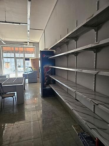 Полочные витрины: Obyekt icare verilir.75kvdir.Her bir seraiti var.Evvel market kimi — 3