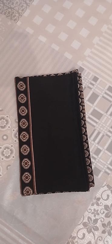 paltar xoncasi: Qara rəngli klassik naxışlı şərf/dəst - Material: yüngül, axıcı parça — 6
