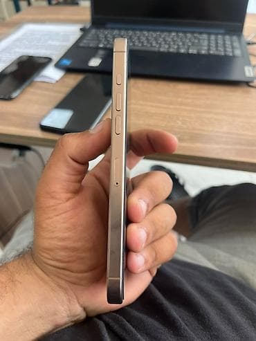 philips xenium 9@9d: IPhone 16 Pro Max, Natural Titanium, Face ID — 2