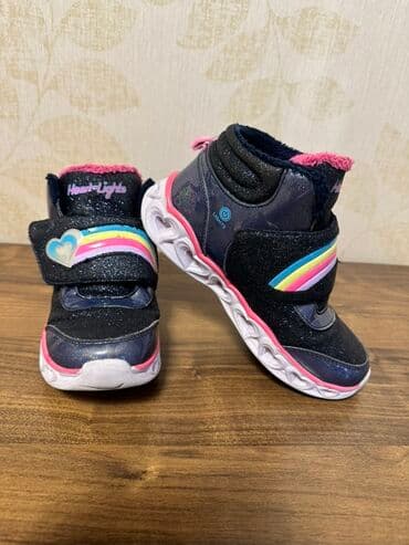 Aş qazanı: Məhsul: Uşaq botları Skechers Heart Lights ölcü 33 Cox az qeyinilib — 1