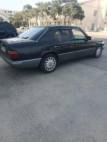 cd disklər: Mercedes-Benz E 220: 2.2 l | Sedan — 4