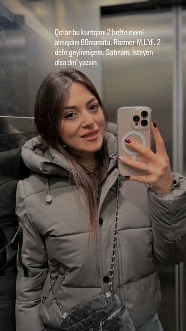 deve yunu: Qışlıq qadın kurtkası - Rəng: boz - Model: qısa, kapüşonlu, şişmə — 2