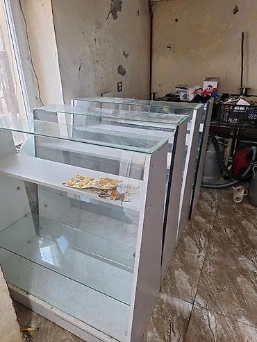 Cam vitrin stendlər — mağaza və butiklər üçün Məhsul təsviri: - Ön və