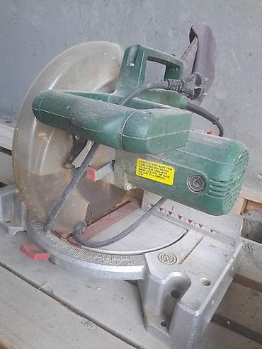 taxta kəsən mişar: İşlənmiş Uqlorez, 1500 Vt, 255 mm — 2