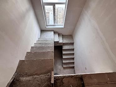 25 mine evler: 12 otaq, 240 kv. m, Orta təmir — 8