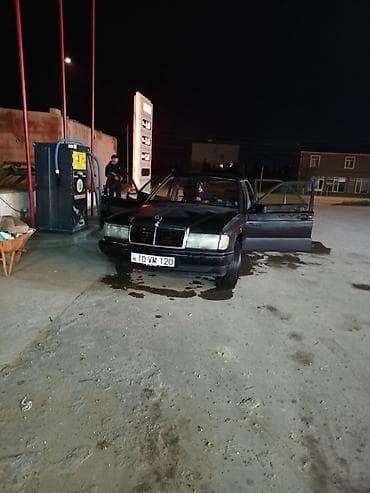 bemve ef 10: Mercedes-Benz 190 (W201): 0.2 l | 1992 il Sedan — 3