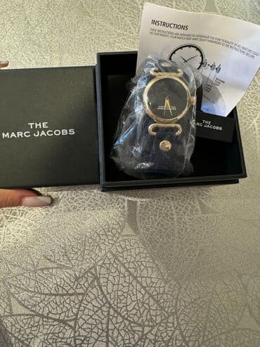 Yeni, Qol saatı, rəng - Qara