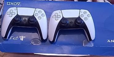 PS5 (Sony PlayStation 5): PlayStation 5 oyun konsolu. Şəkillərdə ağ rəngli PS5 konsolu və 2 ədəd — 2