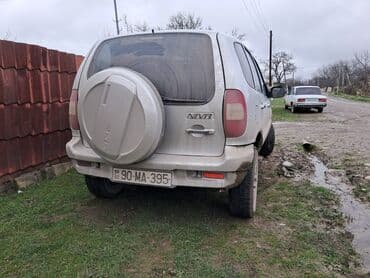 niva 4 qapili: Chevrolet Niva: 1.6 l | 2005 il 111250 km Ofrouder/SUV — 6