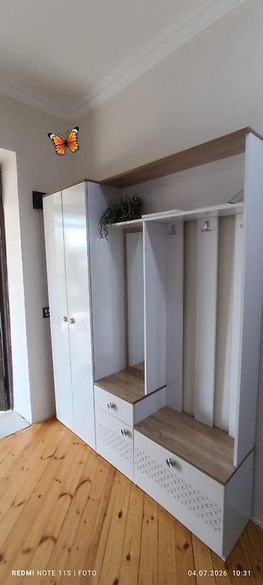 seyf dolab: Dəhliz dolabı – 250₼ Ölçü: 1.60 m en, 2.00 m hündürlük Ünvan — 1