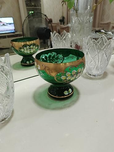 qaynana dili: Yaşıl şüşədən dekorativ boşqab/kasa (ayaqlı) - Material: qalın — 2