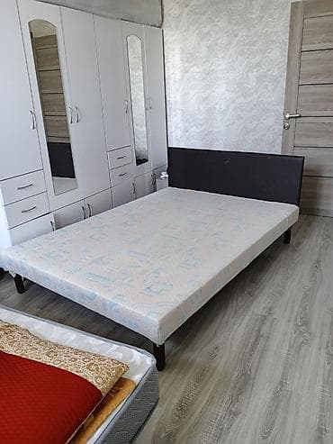 divan taxt: Taxt yaxşı Veziyetdedi problemi yoxdu. unvan bileceridedi — 2