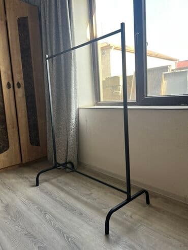 lazer otagi arenda: Ölçü texmini Hündürlük 134 Eni 103 Metall paltar asılqanı/rax - — 1