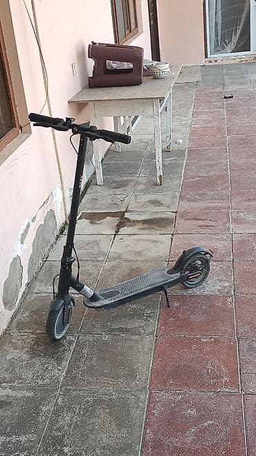 Vivo elektirli skuter mesafe 25 km Çeki 100 kq 3 aydi alinib 9 ay