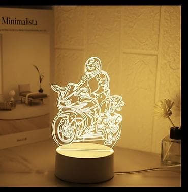 ağ sekil: Moto mövzusunda 3D illyuziyalı LED masa lampası - Dizayn: Şlemlı — 1