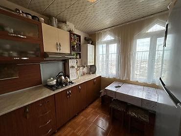 kamp stolu: Ev Yeni-Gəncə, Notariusun yanindadir. Sənədləri qaydasinda, ipotekaya — 10