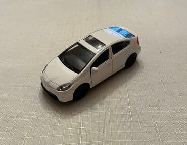 Təcili Satılır…Endirim Var… Toyota Prius modelkası satılır.20kuza və