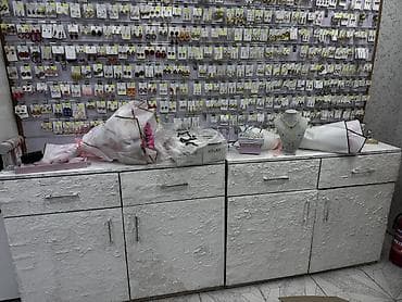 Rəf vitrinləri: MAĞAZA VİTRİNLƏRİ SATILIR MAYADANDA AŞAĞI QİYMƏTƏ. YENİ VİTRİN VƏ YENİ — 2