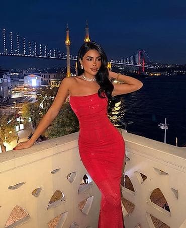 Sviterlər: 110 azn’e alınıb. Ziyafet paltarıdır. L yazılıb amma s-m razmere — 1