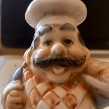 suse saxlama qablari: Farfor duz qabı satılır. - Duz qabı Quba şəhərindədir. - Şamaxinkaya — 8