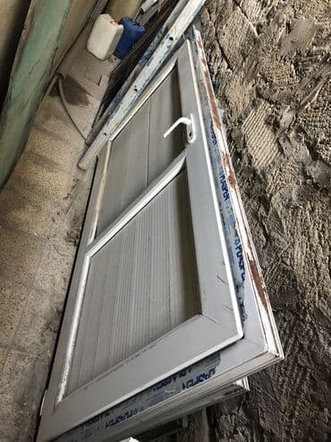 Plasmas qapı Hündürlüyü 2 metr 30 eni 1 metr 3 sm