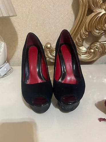 hundur ayaqqabılar: Qadın klassik platformalı açıq burunlu tuflilər - Brend: Bigotti — 2