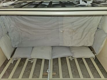 двуспальная кровать с подъемным механизмом: Для девочки и мальчика, Б/у, Четырехугольная, Колыбель, С бортиками, С матрасом, С механизмом качания — 1