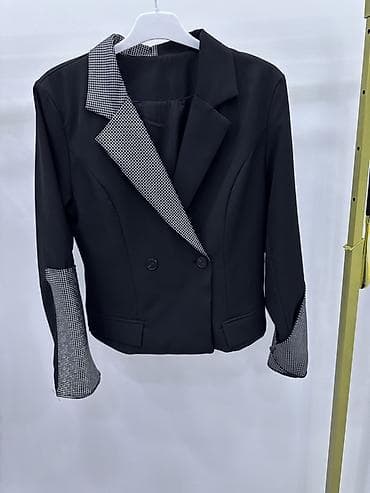 Qadın üçün qısa modellı qara bleizer - Rəng: qara, xırda dama deseni lalafo.az -da Qadın üçün qısa modellı qara bleizer - Rəng: qara, xırda dama deseni