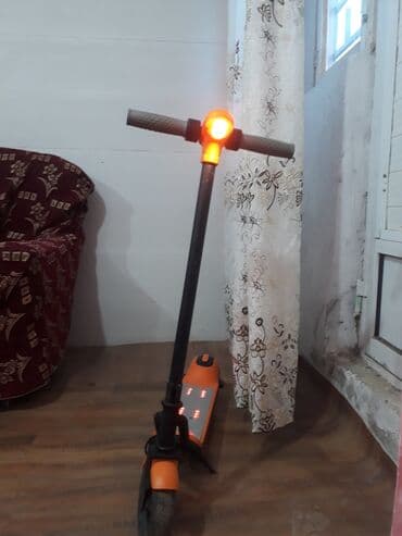 uşaq üçün cırıq cinslər: Uşaq skuterı - Rəng: narıncı-qara, boz rezin sükan tutacaqları - — 10