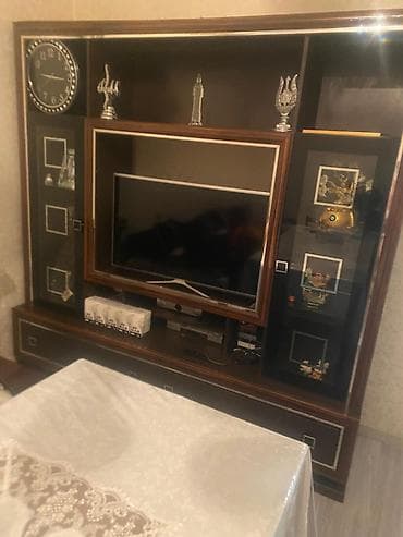 taxta nərdivan: Düz TV altlığı, Polkalı, Taxtalı — 2