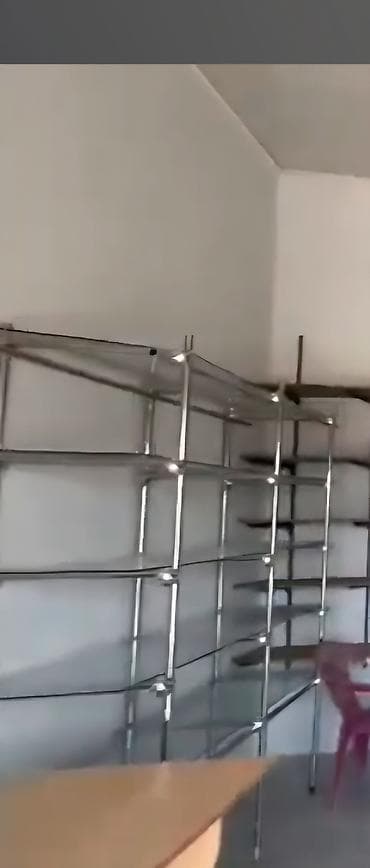 corek vitrini: Şüşə vitrin/stend - Material: möhkəm metal karkas, şəffaf şüşə raflar — 4