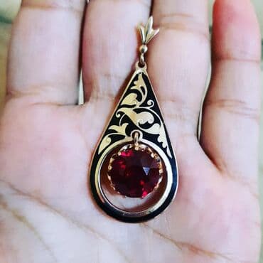 tək qaş: Kulon, Sarı qızıl, 583 Əyar, Yaqut, 742 g — 3