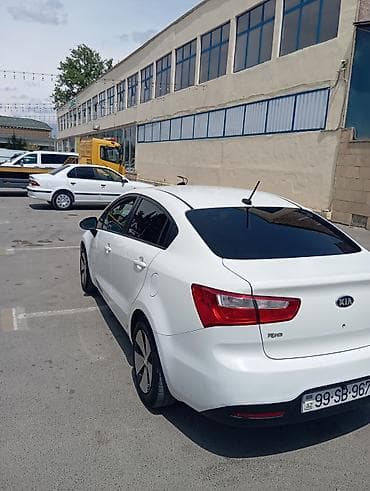 dt 75 traktor satisi: Kia Rio: 1.6 l | 2015 il Sedan — 4