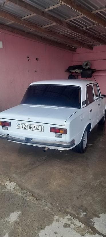 vaz 2106 teker: VAZ 2101, ağ rəng, sedan kuzov. Texniki xüsusiyyətlər: - Benzin — 2