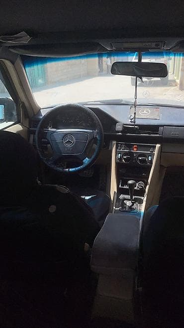 Mercedes-Benz E 220 sedan (W124) – boz rəngli, benzinli. ili 1995 lalafo.az -da Mercedes-Benz E 220 sedan (W124) – boz rəngli, benzinli. ili 1995