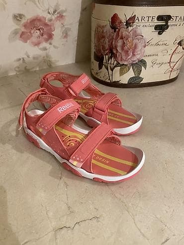 белые сандалии: Səndəllər Reebok: Parlaq çəhrayı səndəllər, yüngül və rahatdır. Yay və — 1
