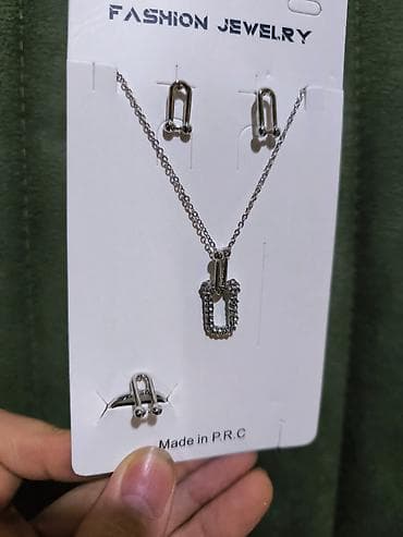 Gümüş rəngli “Fashion Jewelry” dəsti - Tərkib: kolye, sırğa cütü və — 1