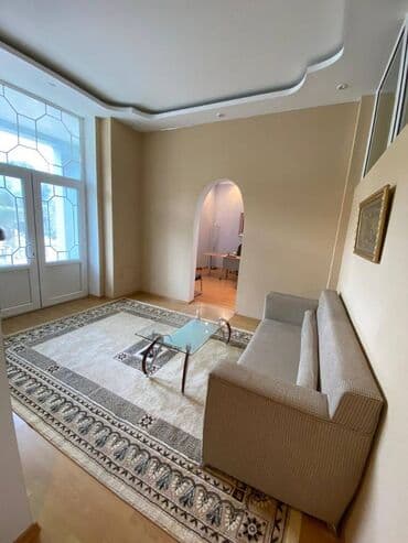 obyek: Əhmədlidə ukraina meydanı tərəfdə yerləşən ümumi sahəsi 130 kv,m olan — 17